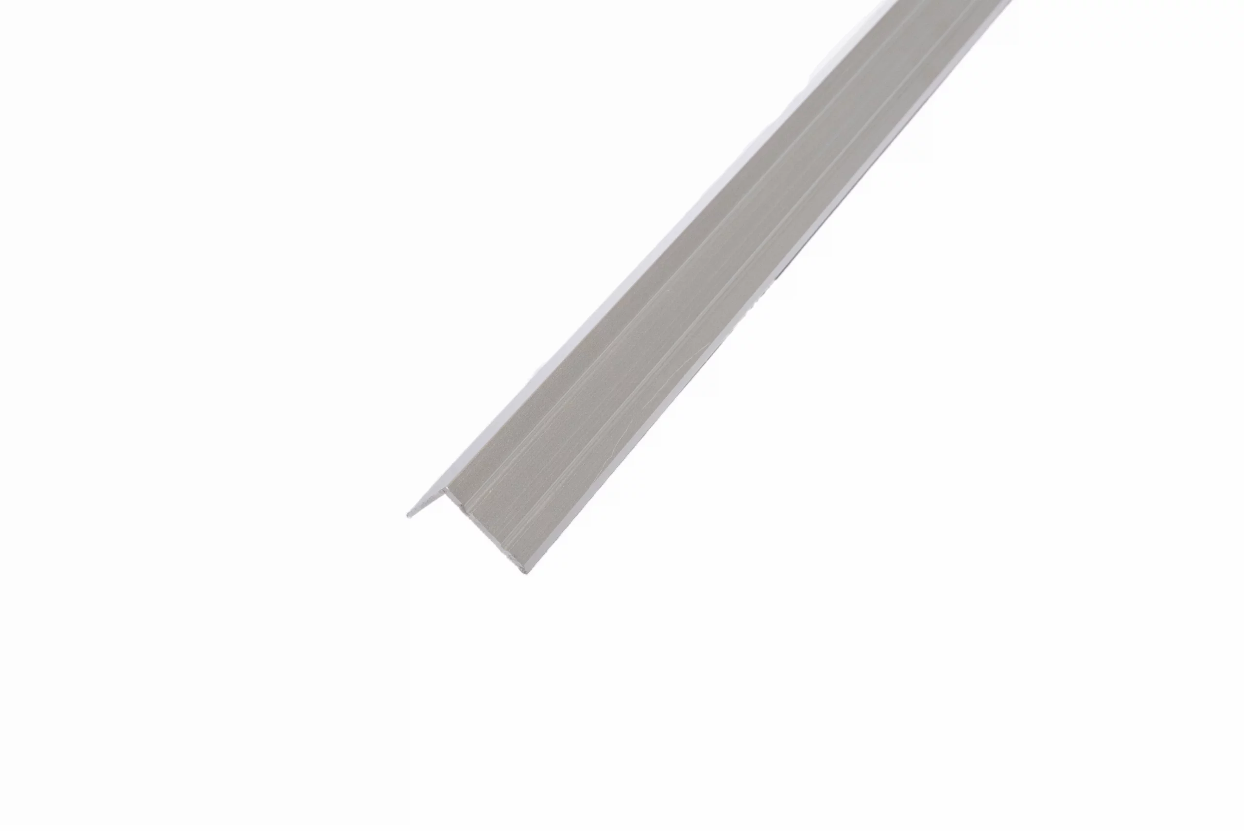 treppenkantenprofil-selbstklebend-135cm-x-25mm-x-10mm-silber